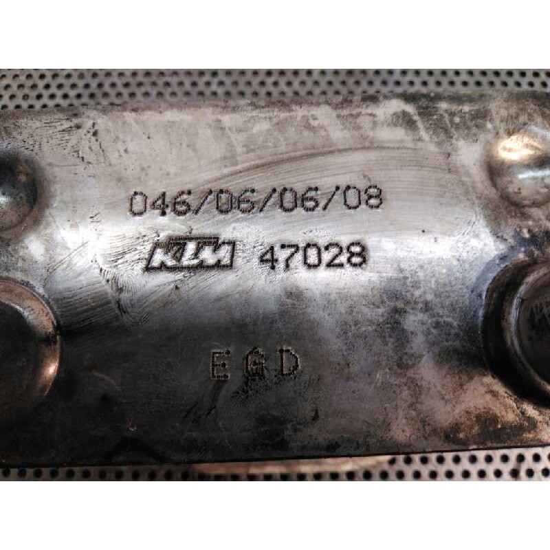 Recambio de enfriador aceite motor para bmw serie 5 berlina (e60) 535d referencia OEM IAM 046060608 47028 KTM - Azul 3