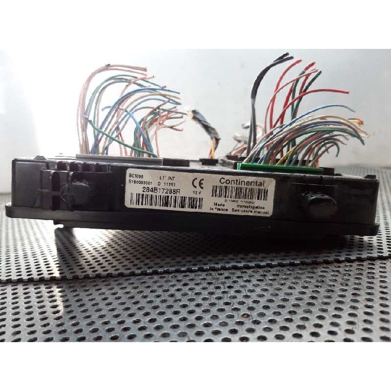 Recambio de caja reles / fusibles para renault megane iii berlina 5 p dynamique referencia OEM IAM S180098501 284B17288R - Blanco 7
