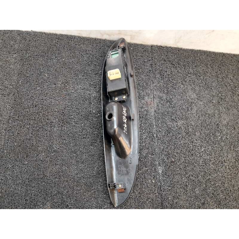 Recambio de mando elevalunas delantero izquierdo para hyundai h 1 h 1 combi con puerta de dos referencia OEM IAM 935704A000 - Blanco 2