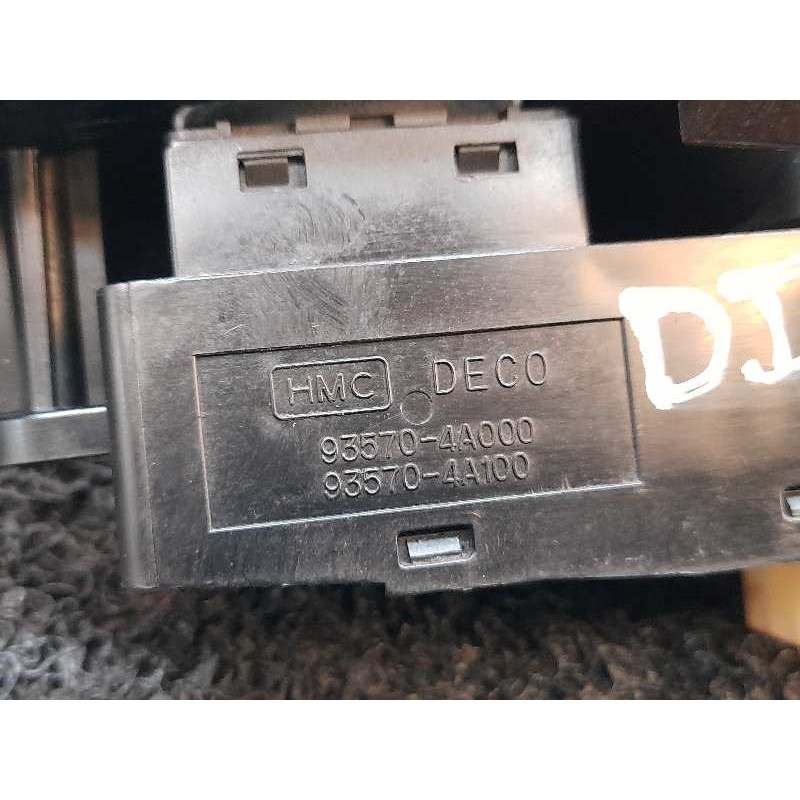 Recambio de mando elevalunas delantero izquierdo para hyundai h 1 h 1 combi con puerta de dos referencia OEM IAM 935704A000 - Blanco 4