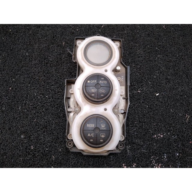 Recambio de mando climatizador para toyota yaris ts referencia OEM IAM 559000D280  