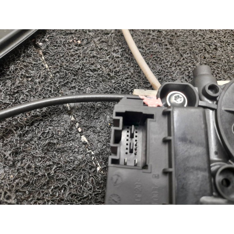 Recambio de elevalunas trasero derecho para volkswagen polo (6r1) sport referencia OEM IAM 6R0959812F 0130822533 - Negro 4