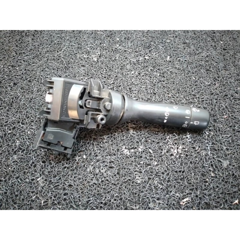 Recambio de mando limpia para toyota yaris ts referencia OEM IAM 17F003LH  