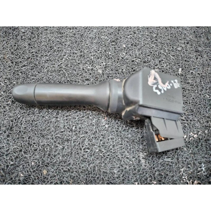 Recambio de mando limpia para toyota yaris ts referencia OEM IAM 17F003LH - Rojo 4
