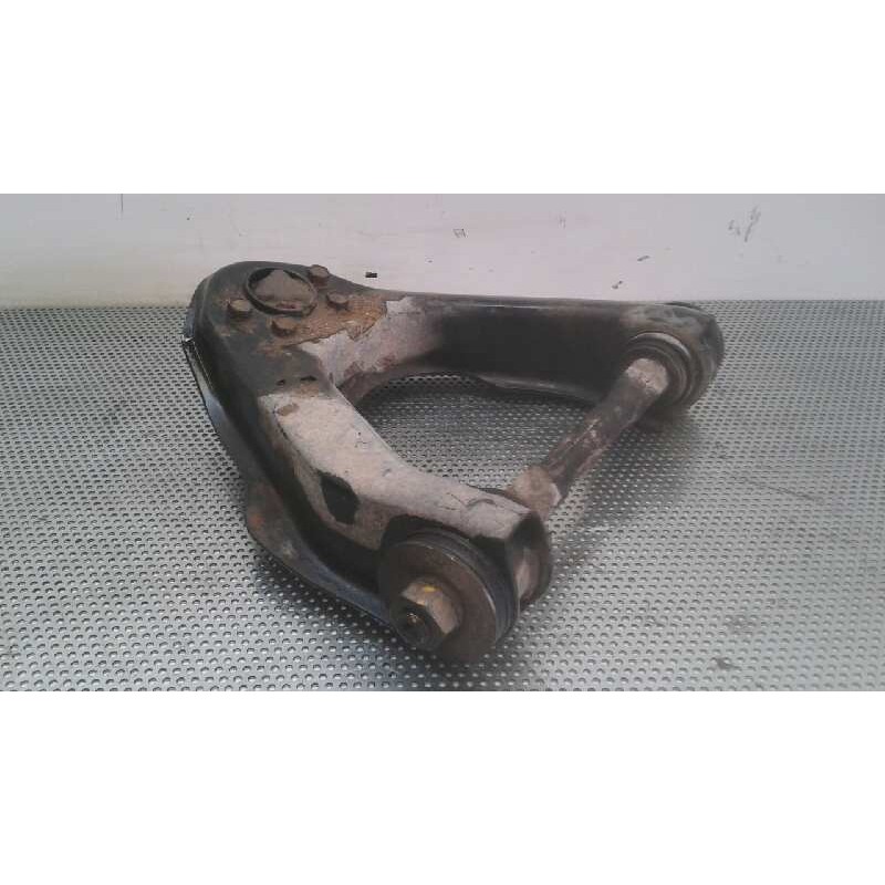 Recambio de brazo suspension superior delantero derecho para nissan terrano/terrano.ii (r20) 2.7 turbodiesel referencia OEM IAM 4