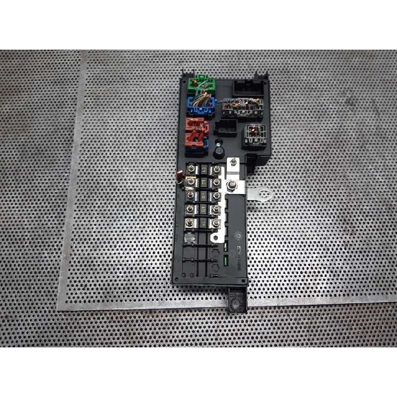 Recambio de caja reles / fusibles para volvo s60 berlina 2.4 d referencia OEM IAM 8678449 518828017 3