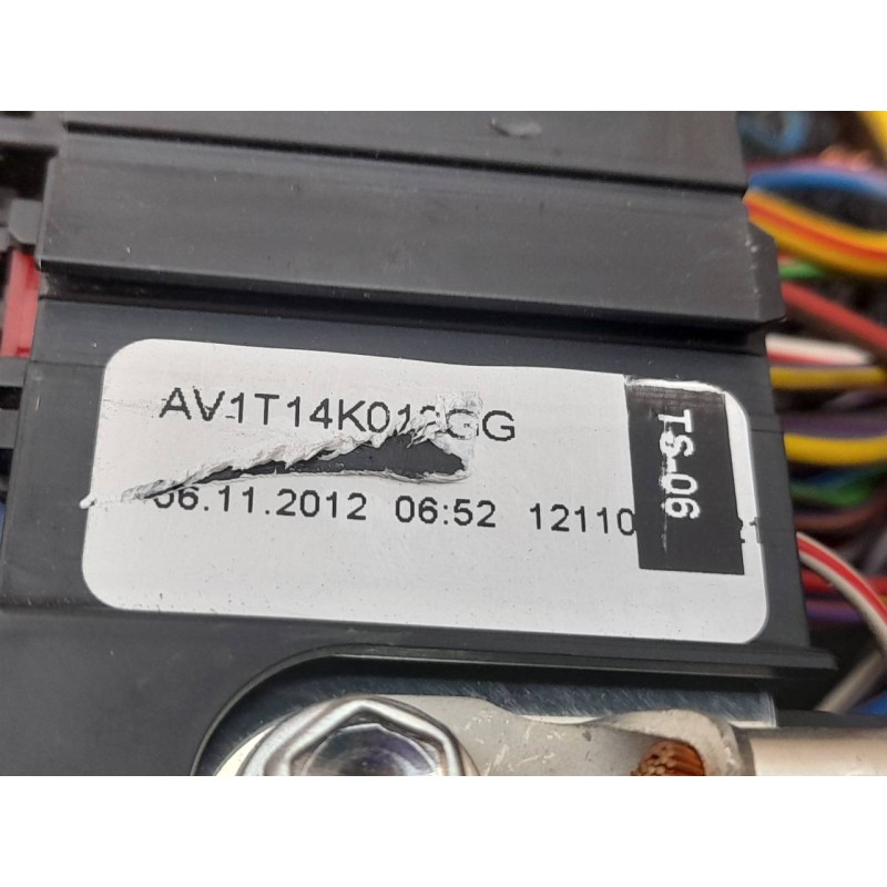 Recambio de caja reles / fusibles para ford b-max titanium referencia OEM IAM AV1T14K012GG 8V5114V144BA - Blanco 2