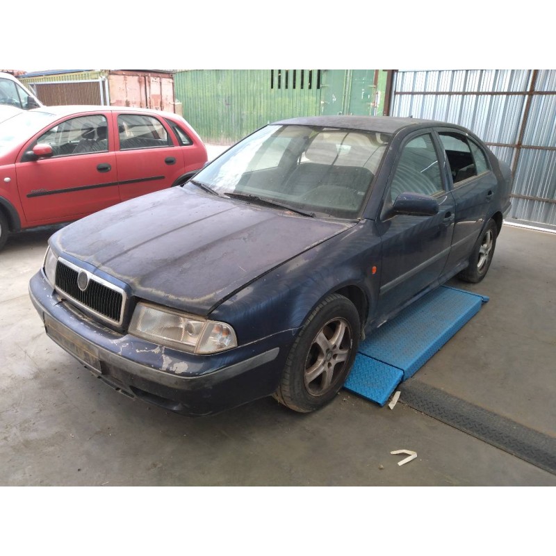 skoda octavia berlina (1u2) del año 1999
