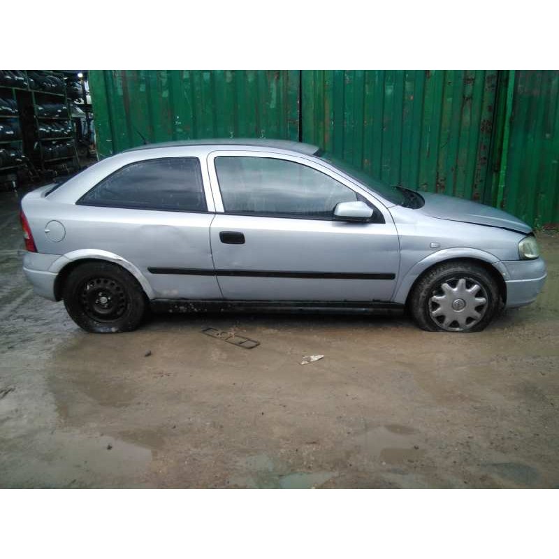 opel astra g berlina del año 2002