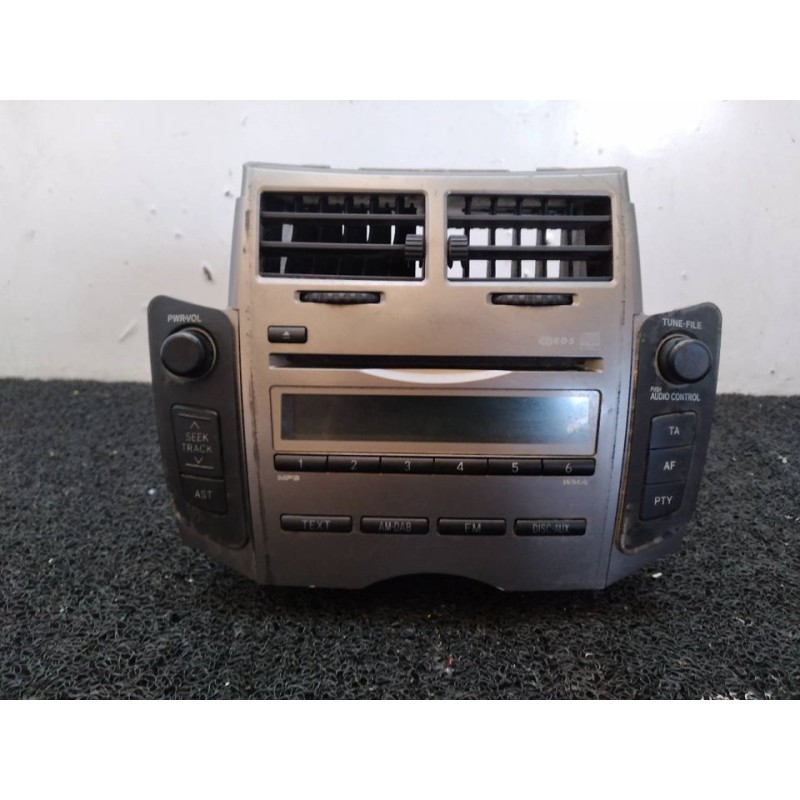 Recambio de sistema audio / radio cd para toyota yaris ts referencia OEM IAM 861200D510 1230001570B101 