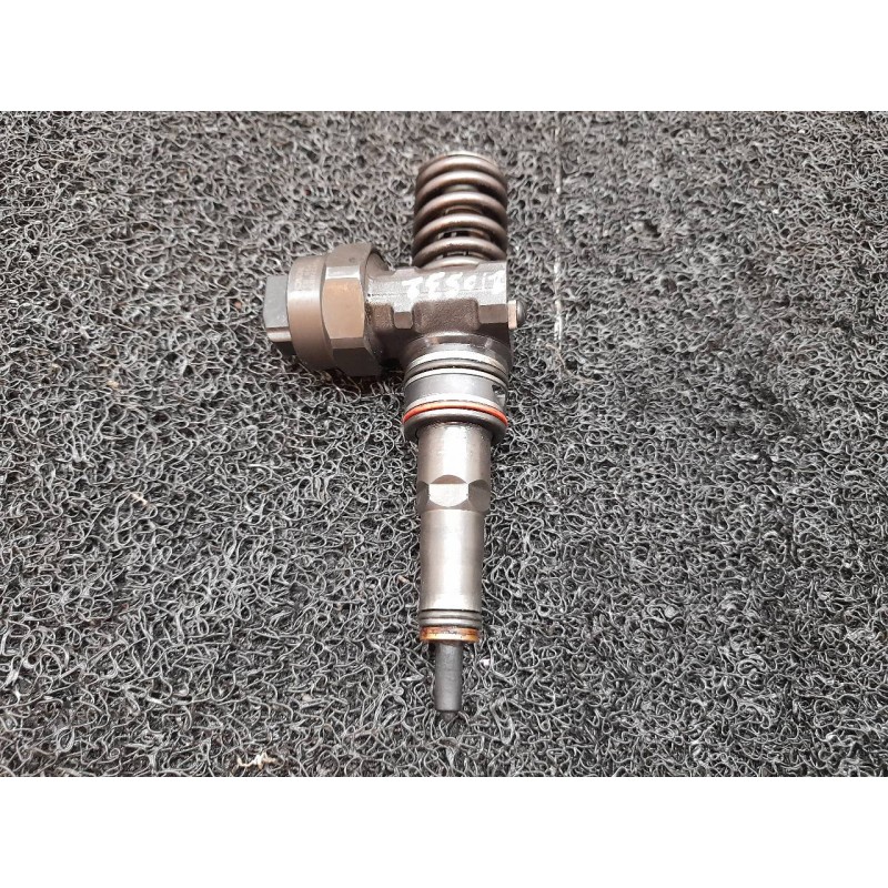 Recambio de inyector para skoda fabia (6y2/6y3) comfort line referencia OEM IAM 0414720015 038130073J BOSCH