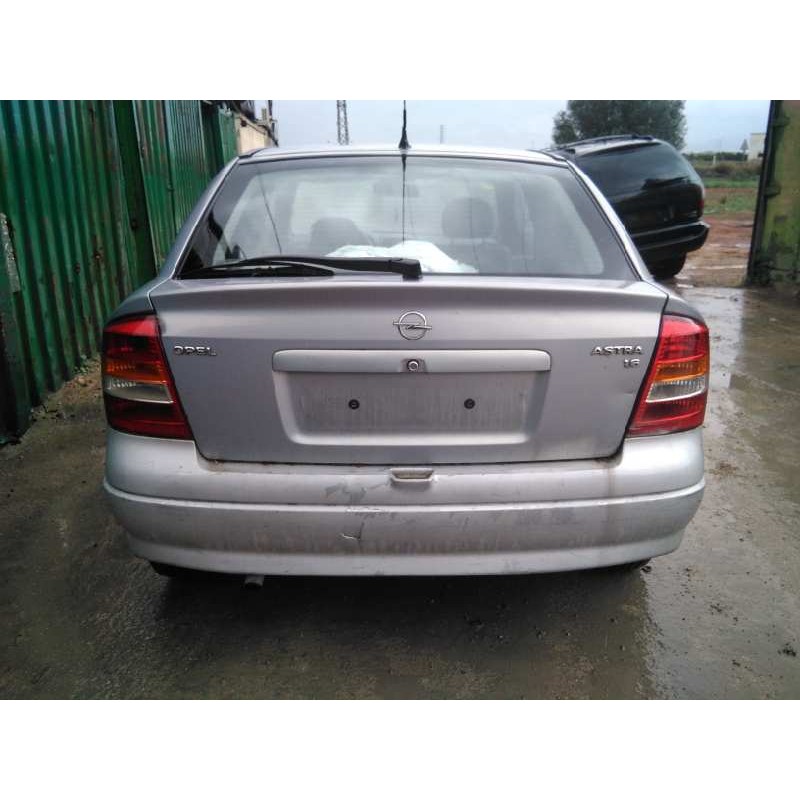 opel astra g berlina del año 2002