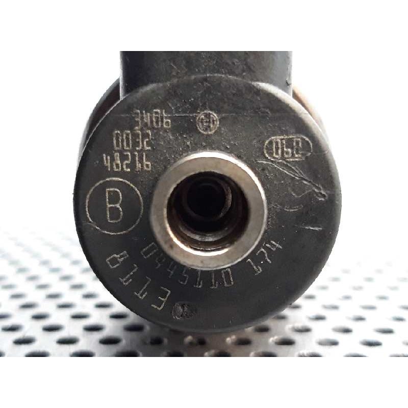 Recambio de inyector para opel astra h berlina elegance referencia OEM IAM 0445110174 2