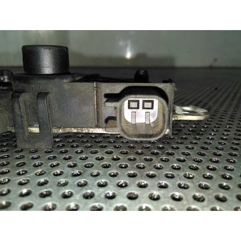 Recambio de cerradura capo para ford focus lim. (cb4) titanium referencia OEM IAM - Blanco 3