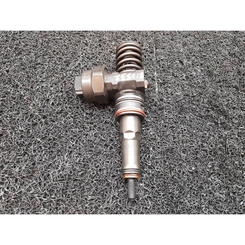 Recambio de inyector para skoda fabia (6y2/6y3) comfort line referencia OEM IAM 0414720015 038130073J BOSCH