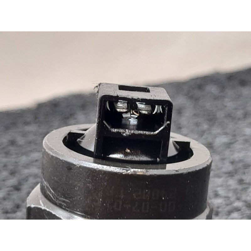 Recambio de inyector para skoda fabia (6y2/6y3) comfort line referencia OEM IAM 0414720015 038130073J BOSCH - Negro 2