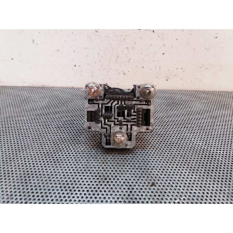 Recambio de portalamparas para volkswagen caravelle 2.4d referencia OEM IAM   