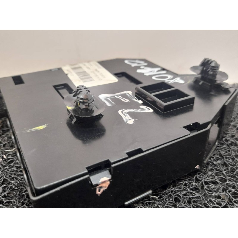 Recambio de caja reles / fusibles para peugeot 3008 allure referencia OEM IAM 453670101 2