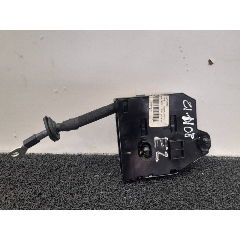 Recambio de caja reles / fusibles para peugeot 3008 allure referencia OEM IAM 453670101 4