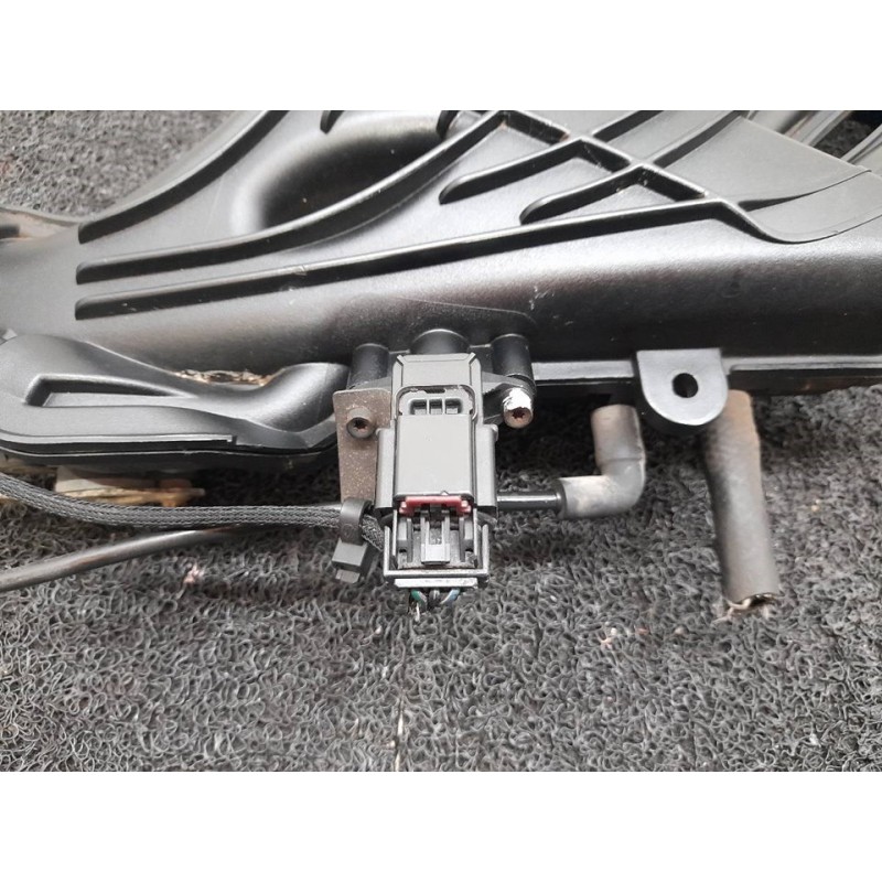 Recambio de colector admision para chrysler pt cruiser (pt) 2.0 limited referencia OEM IAM 047778666AE - Gris 2