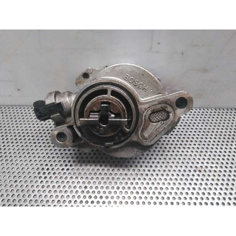 Recambio de depresor freno / bomba vacio para ford focus lim. (cb4) titanium referencia OEM IAM D1562B1109U - Blanco 2