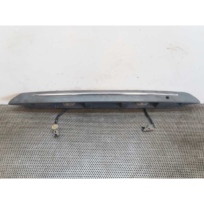 Recambio de molduras traseras para kia carens 1.8 ls monovolumen referencia OEM IAM   