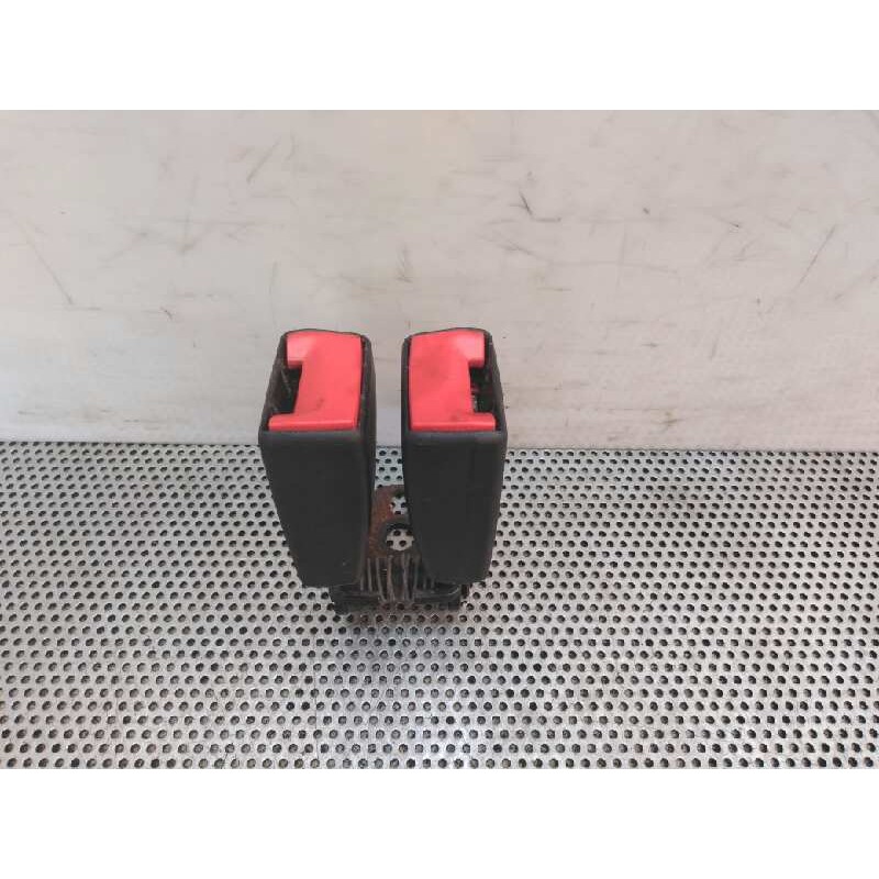 Recambio de enganche cinturon trasero derecho para ford focus lim. (cb4) titanium referencia OEM IAM   