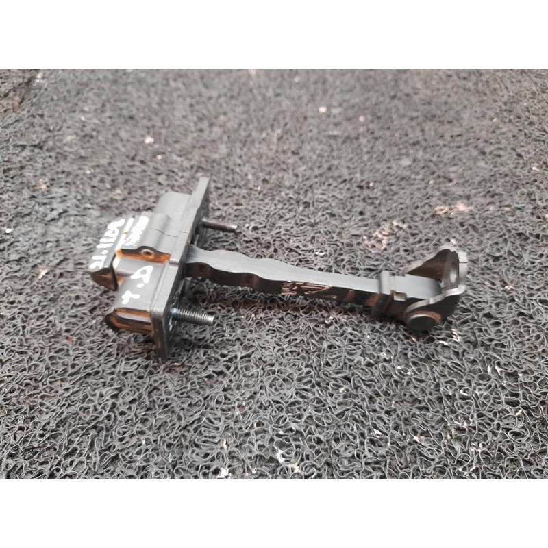 Recambio de retenedor puerta trasera derecha para peugeot 3008 allure referencia OEM IAM   