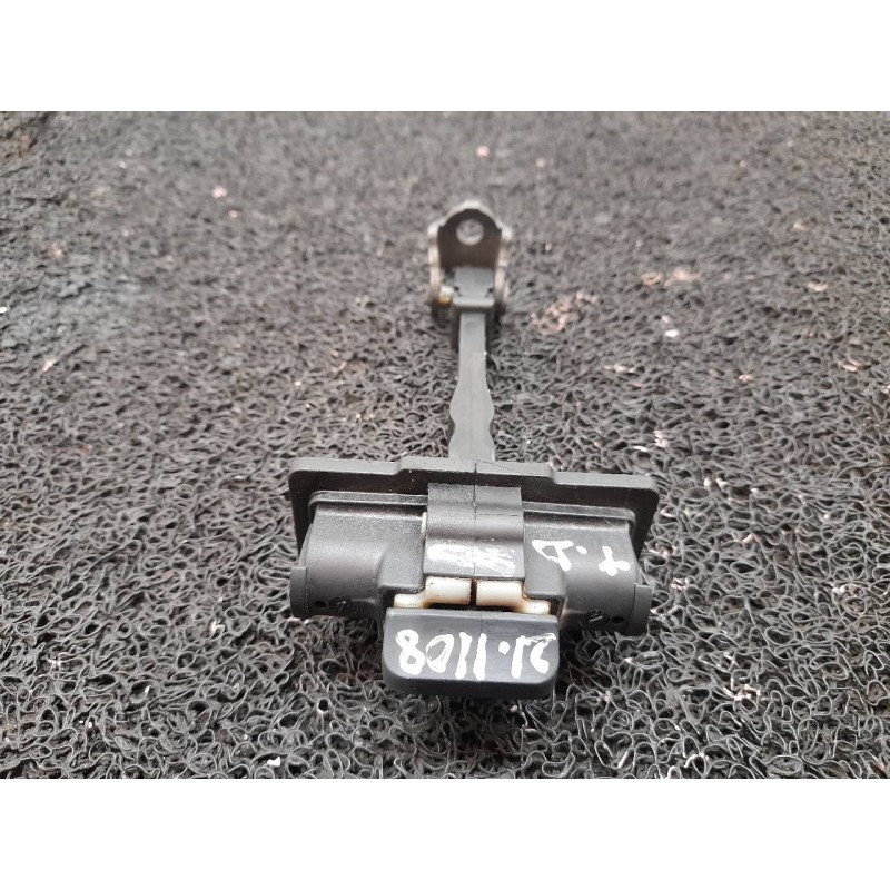 Recambio de retenedor puerta trasera derecha para peugeot 3008 allure referencia OEM IAM 2
