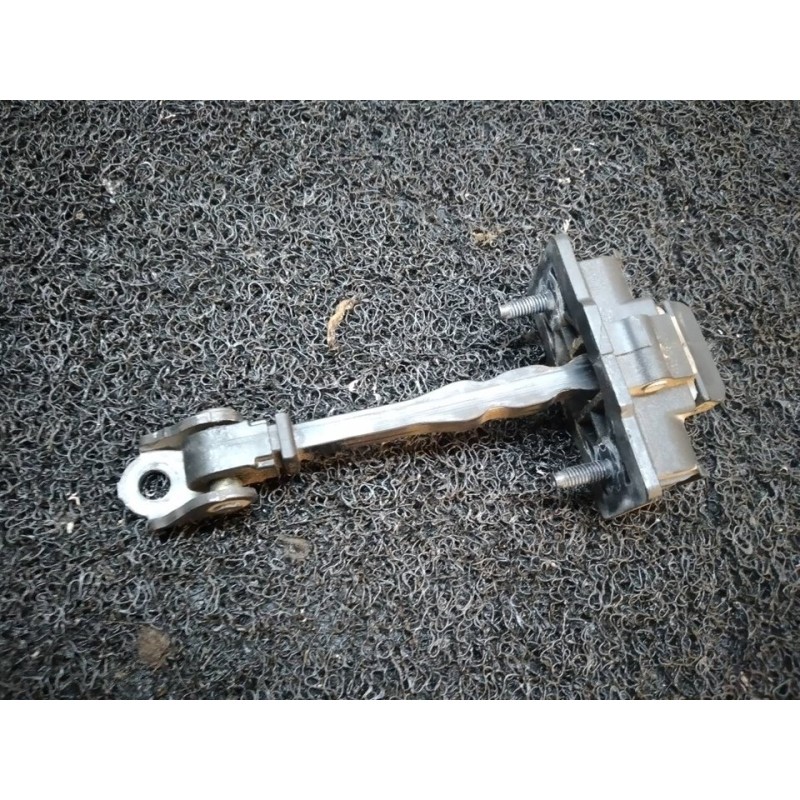 Recambio de retenedor puerta trasera izquierda para peugeot 3008 allure referencia OEM IAM 2
