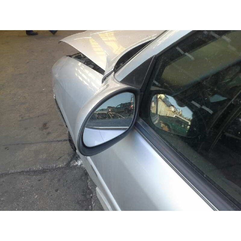 opel vectra b berlina del año 2000