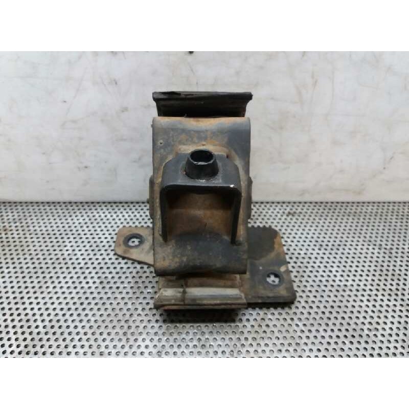 Recambio de soporte motor izquierdo para ssangyong rodius xdi limited awd referencia OEM IAM 2072021001  