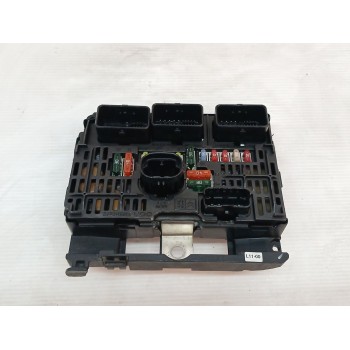CAJA RELES / FUSIBLES 