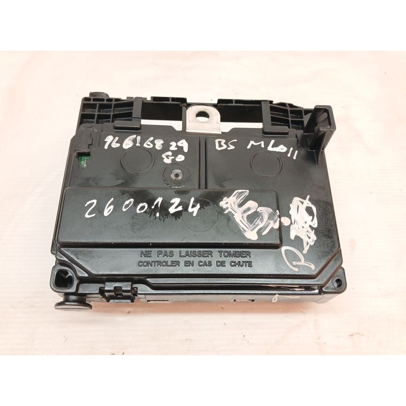 Recambio de caja reles / fusibles para citroën c4 coupé (la_) 1.4 16v referencia OEM IAM - Negro 3