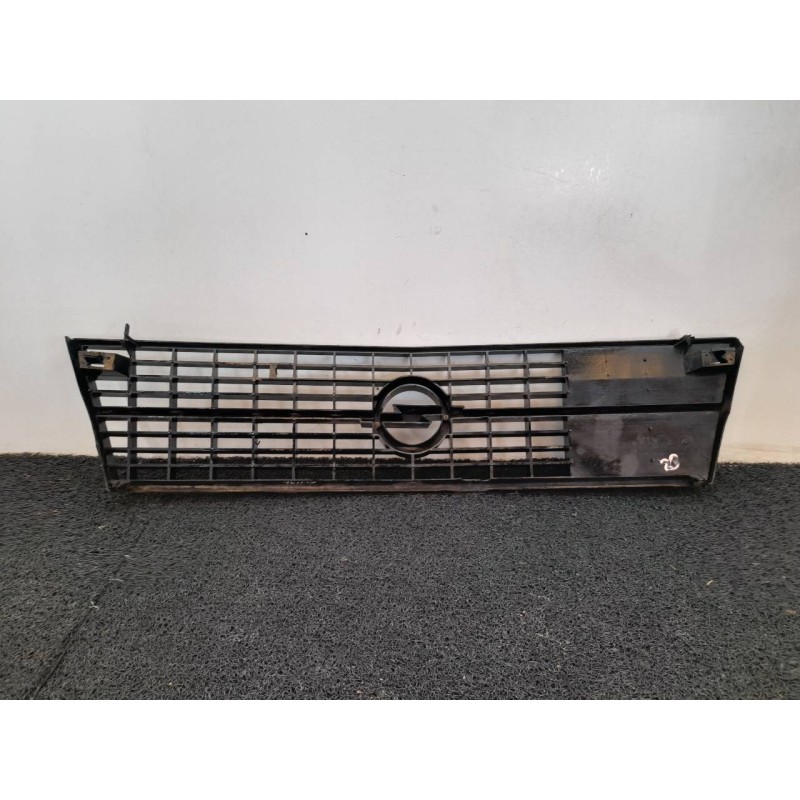Recambio de rejilla delantera para opel kadett d sr berlina referencia OEM IAM 90052505 2