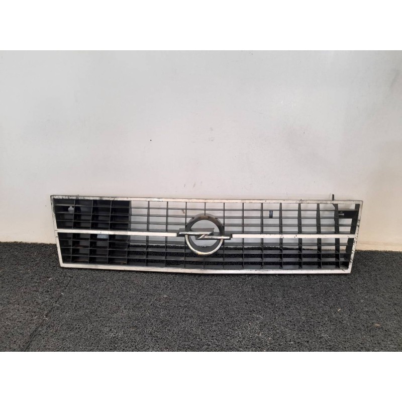 Recambio de rejilla delantera para opel kadett d sr berlina referencia OEM IAM 90052505 3