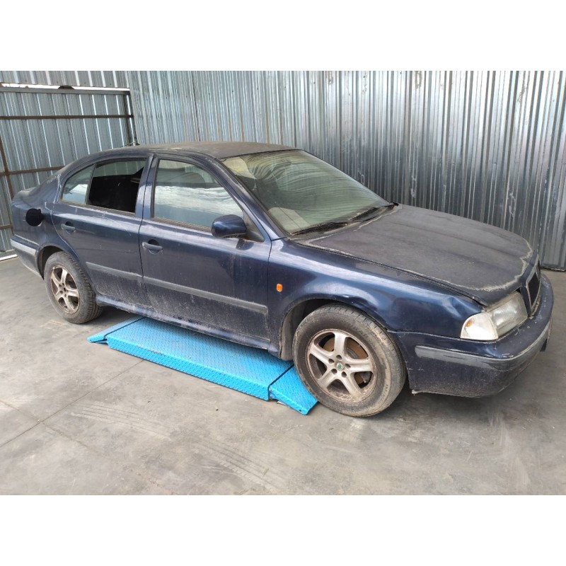 skoda octavia berlina (1u2) del año 1999
