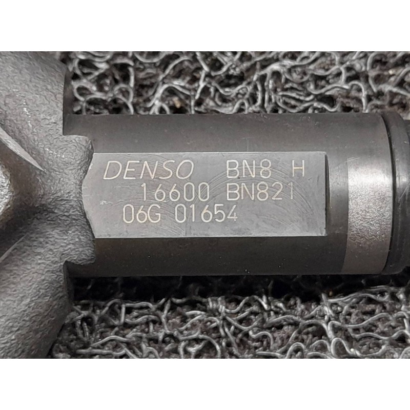 Recambio de inyector para nissan almera tino (v10m) acenta referencia OEM IAM 16600BN821  DENSO 4