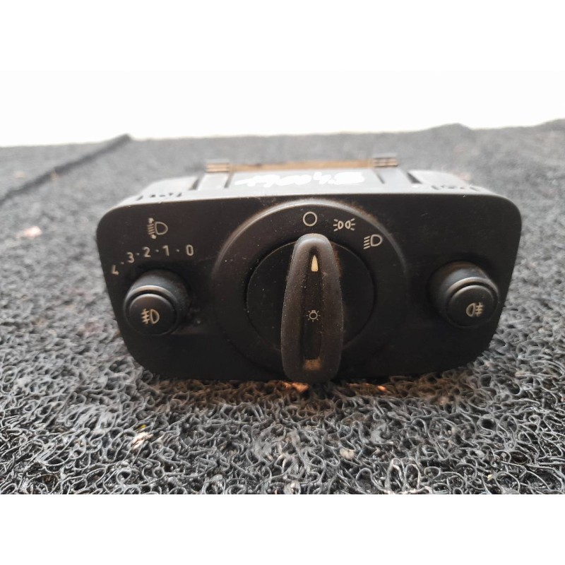 Recambio de mando luces para ford fiesta (cb1) sport referencia OEM IAM 8A6T13A824BB  