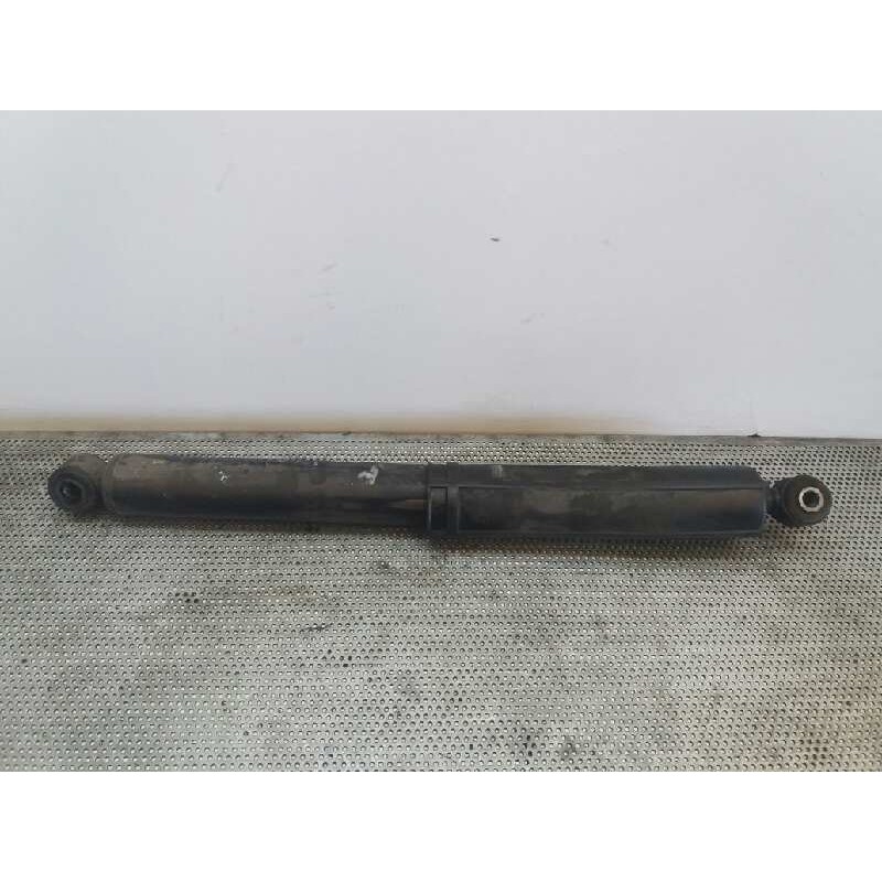 Recambio de amortiguador trasero derecho para nissan interstar (x70) caja cerrada, l 1h1, batalla corta 2,8t referencia OEM IAM - Blanco