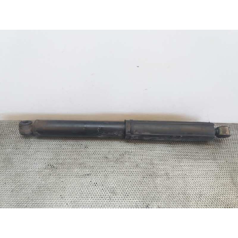 Recambio de amortiguador trasero izquierdo para nissan interstar (x70) caja cerrada, l 1h1, batalla corta 2,8t referencia OEM IA - Blanco