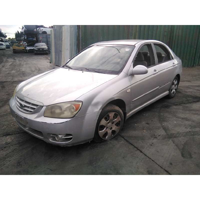 kia cerato del año 2004