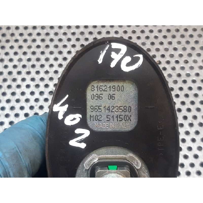 Recambio de base de antena para peugeot 207 xs referencia OEM IAM 9651423580 - Rojo 3