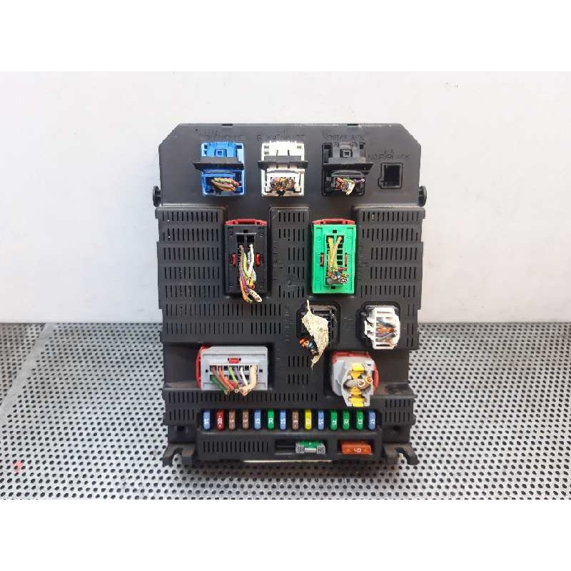 Recambio de caja reles / fusibles para peugeot 207 xs referencia OEM IAM 9659285380  