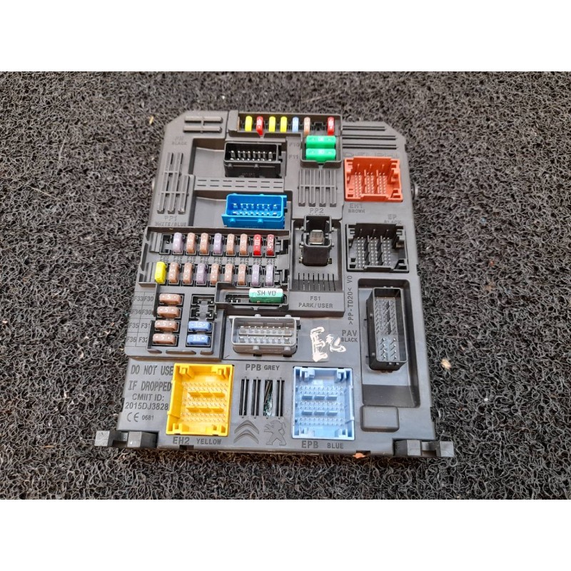 Recambio de caja reles / fusibles para opel crossland x innovation referencia OEM IAM 9819851480 3401860076 