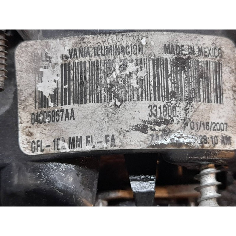 Recambio de faro antiniebla derecho para dodge caliber sxt referencia OEM IAM 04005857AA - Blanco 2