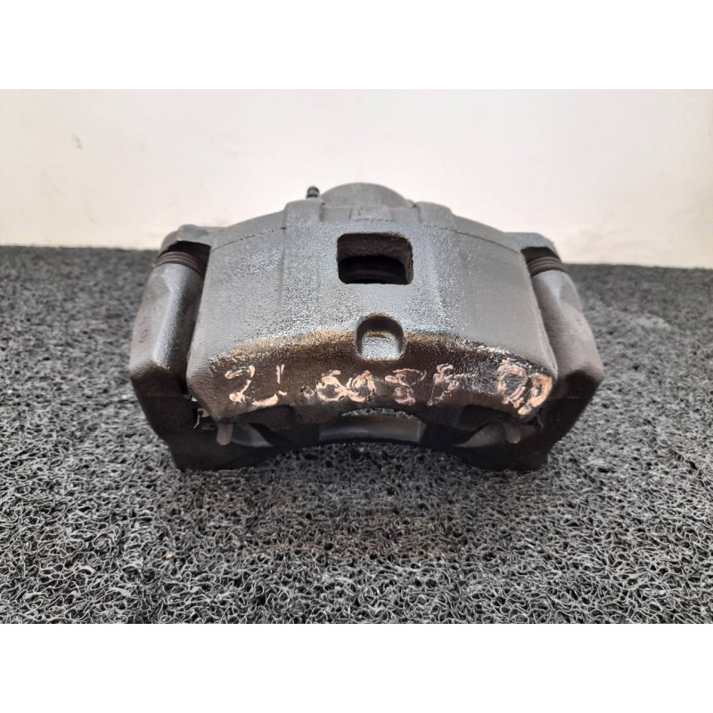 Recambio de pinza de freno delantera derecha para dodge caliber sxt referencia OEM IAM 7B03  