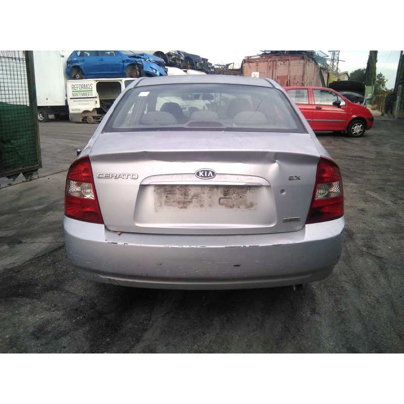 kia cerato del año 2004