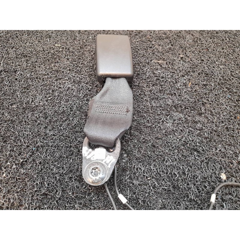 Recambio de enganche cinturon trasero central para opel crossland x innovation referencia OEM IAM 33318AEU36  