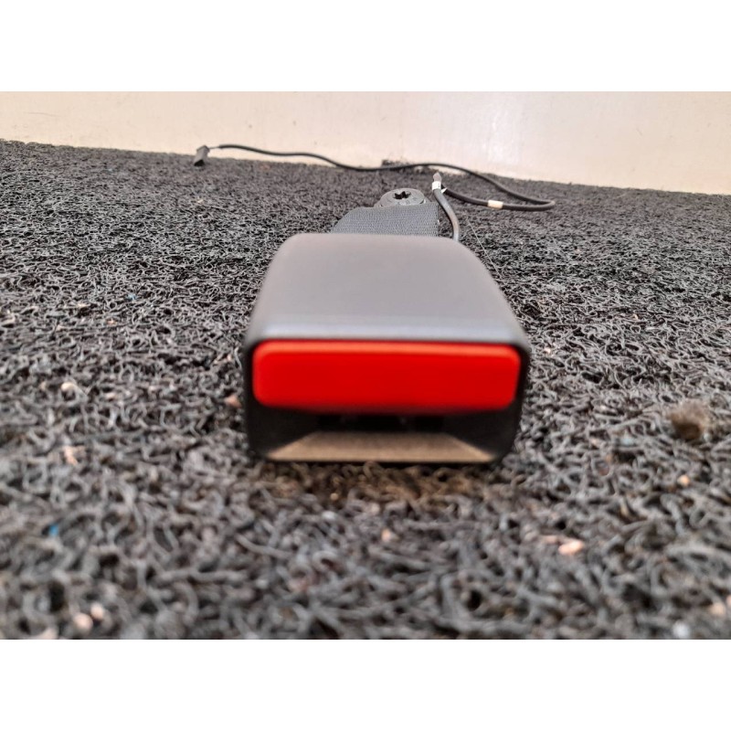 Recambio de enganche cinturon trasero central para opel crossland x innovation referencia OEM IAM 33318AEU36 - Rojo 3